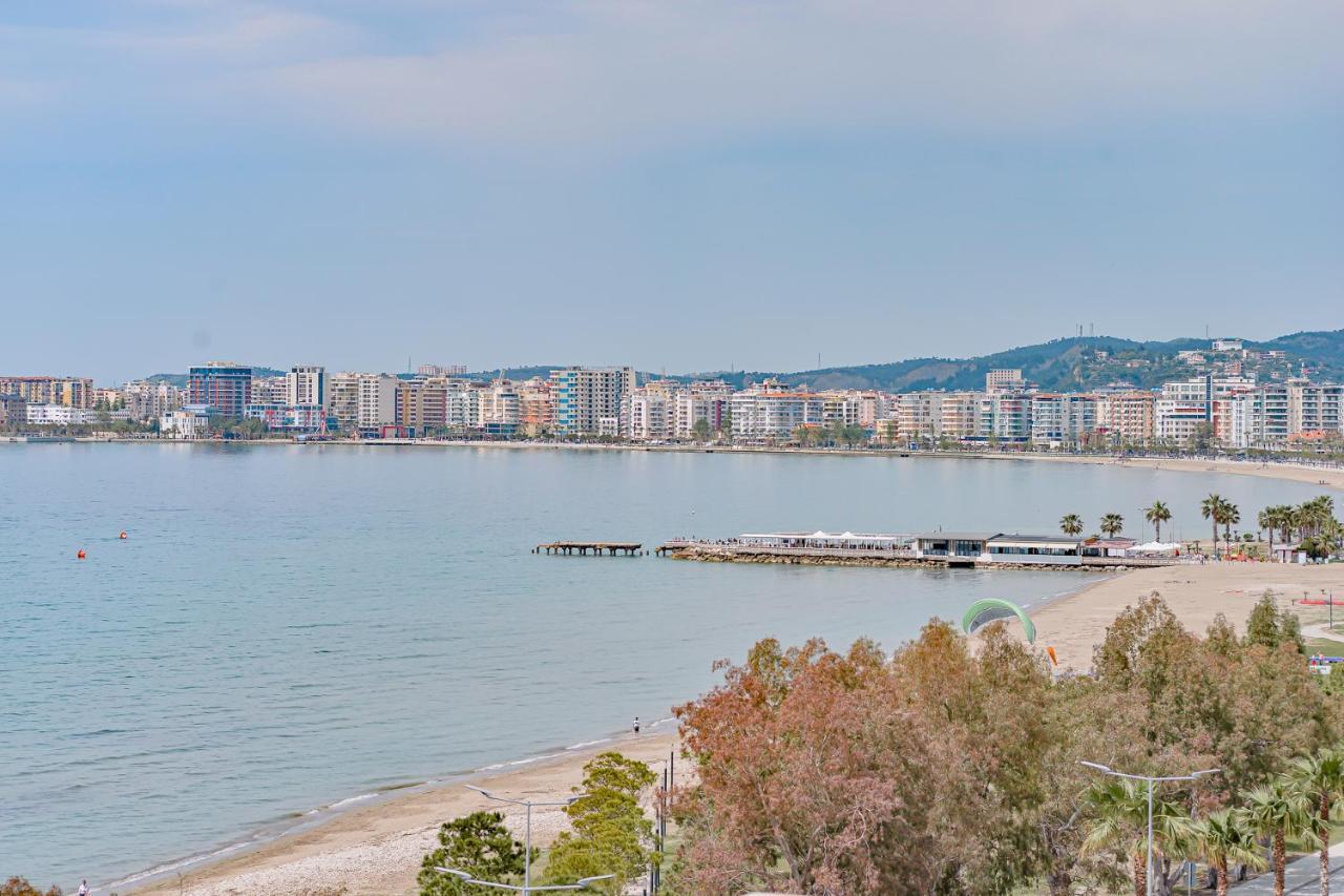 Promenade Sea View Appt. Q. Size Bed & Sofa W/bed